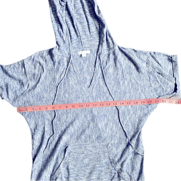 New York and Co. Marled Short Sleeve V-Neck Hoodie - Picture 5 of 6